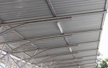 installing Taobh A Chaolais metal roofing